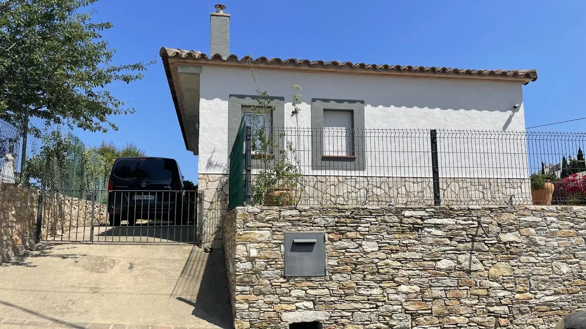 הוילה בגור Casa Adela 0*,