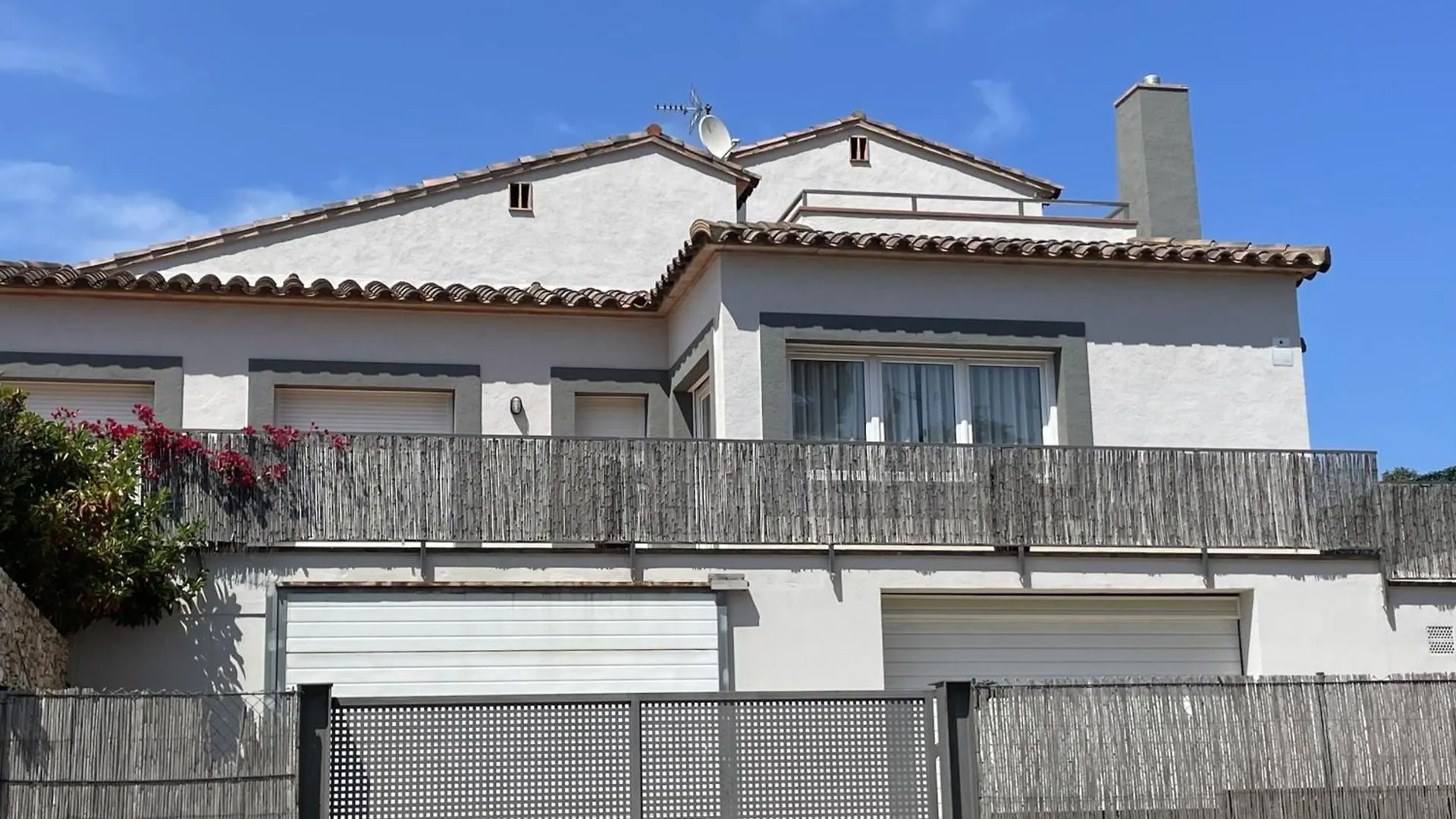 הוילה בגור Casa Adela וילה